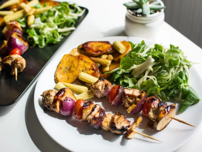 这样吃，皮肤才会好！皮肤科医生推荐的5种养肤维生素